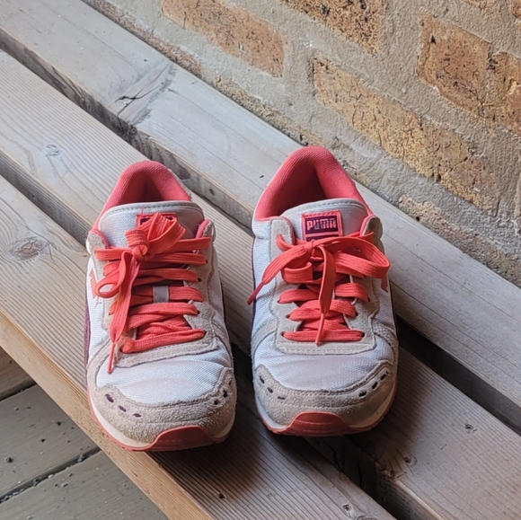 Puma Women's Cabana Racer II size 5.5 - Picture 2 of 10